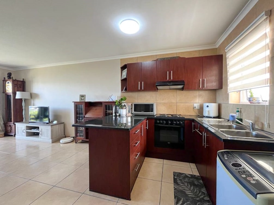 To Let 2 Bedroom Property for Rent in Burgundy Estate Western Cape